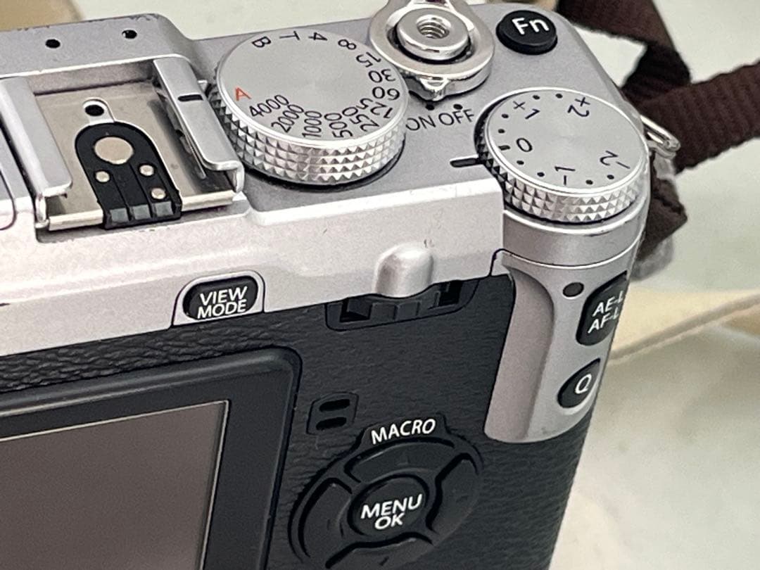 Tsuki富士フイルム　X-E1 カメラシルバー　16-50mmズーム