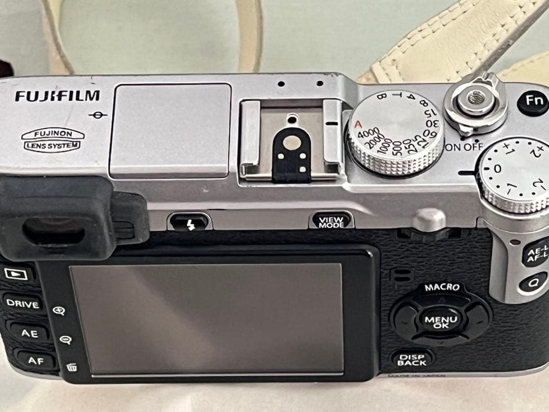 Tsuki富士フイルム　X-E1 カメラシルバー　16-50mmズーム