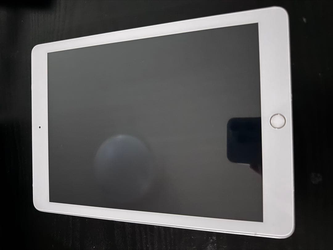 iPadセルラー　第6世代　32GB 本体 ホワイト　値下げ不可