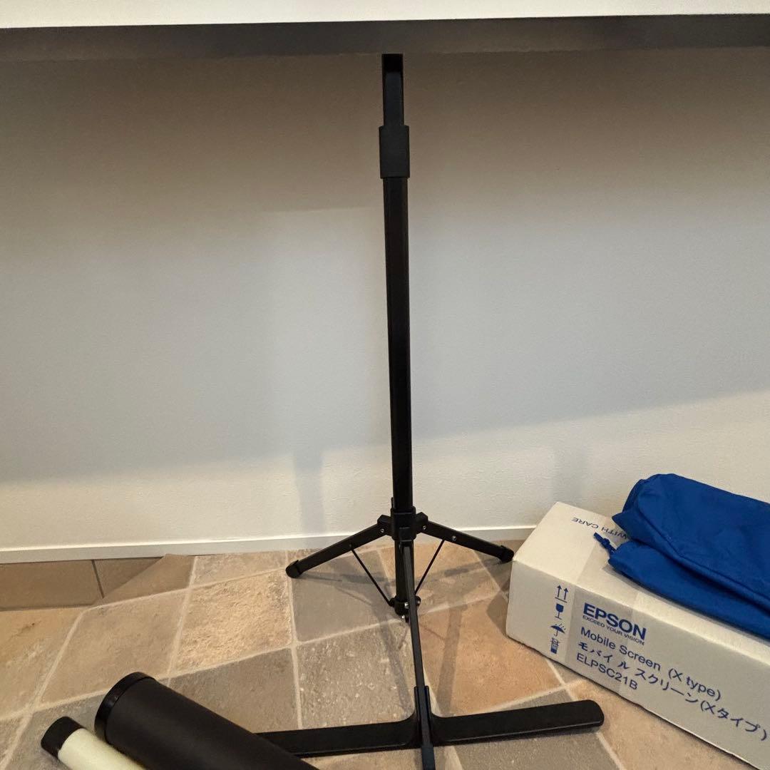 【極美品】EPSON モバイルスクリーン ELPSC21B ✕タイプエプソン