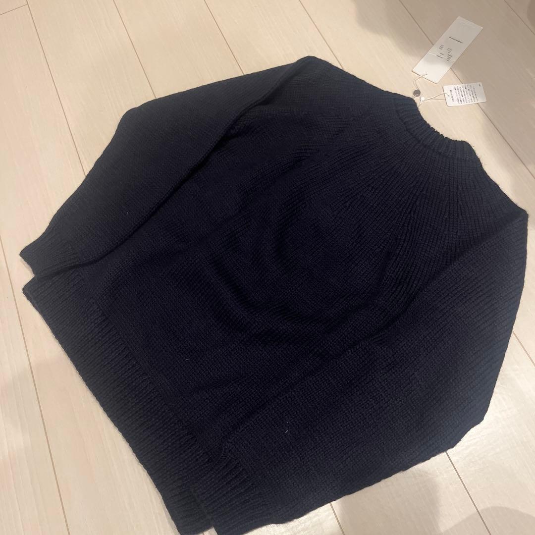 新品comoliネイビーニットセーター