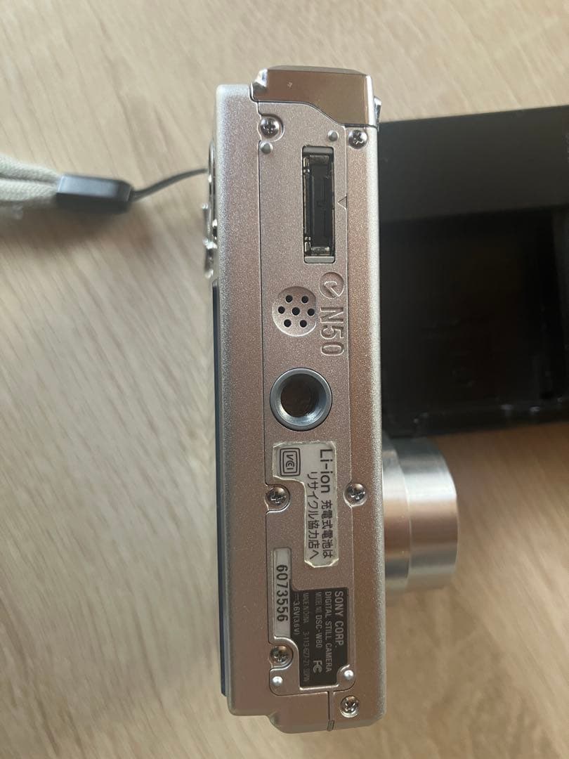 SONY Cyber-shot 722万画素 デジタルカメラ　DSC-W80