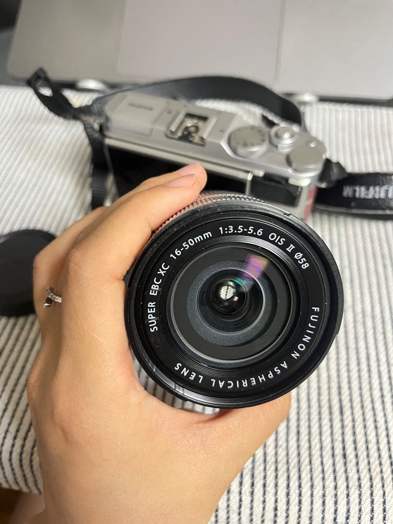 Fujifilm XA3ミラーレス一眼カメラ 付属品付き