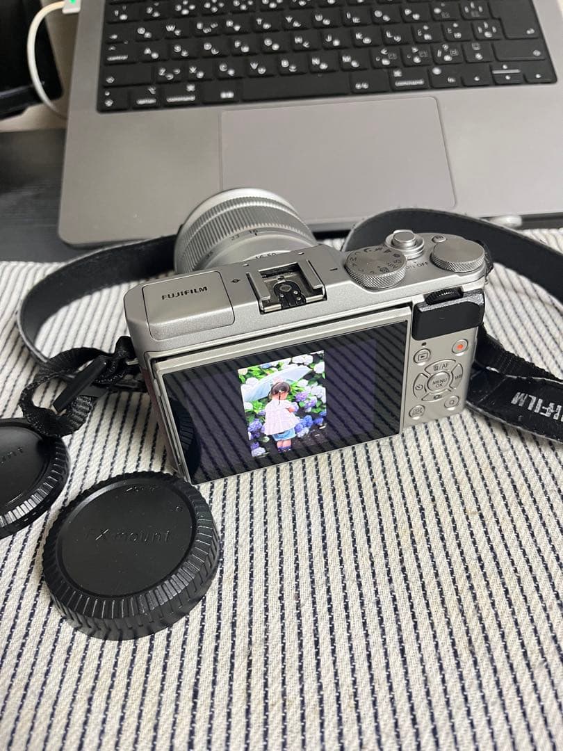 Fujifilm XA3ミラーレス一眼カメラ 付属品付き