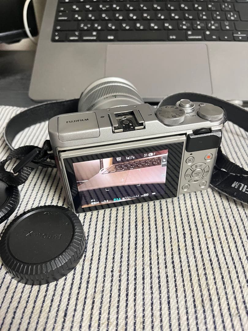 Fujifilm XA3ミラーレス一眼カメラ 付属品付き