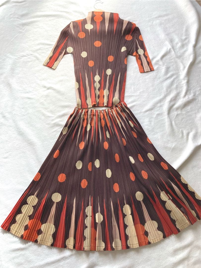 美品　サイズL相当　イッセイミヤケ　プリーツ加工　セットアップ　ドット　ブラウン