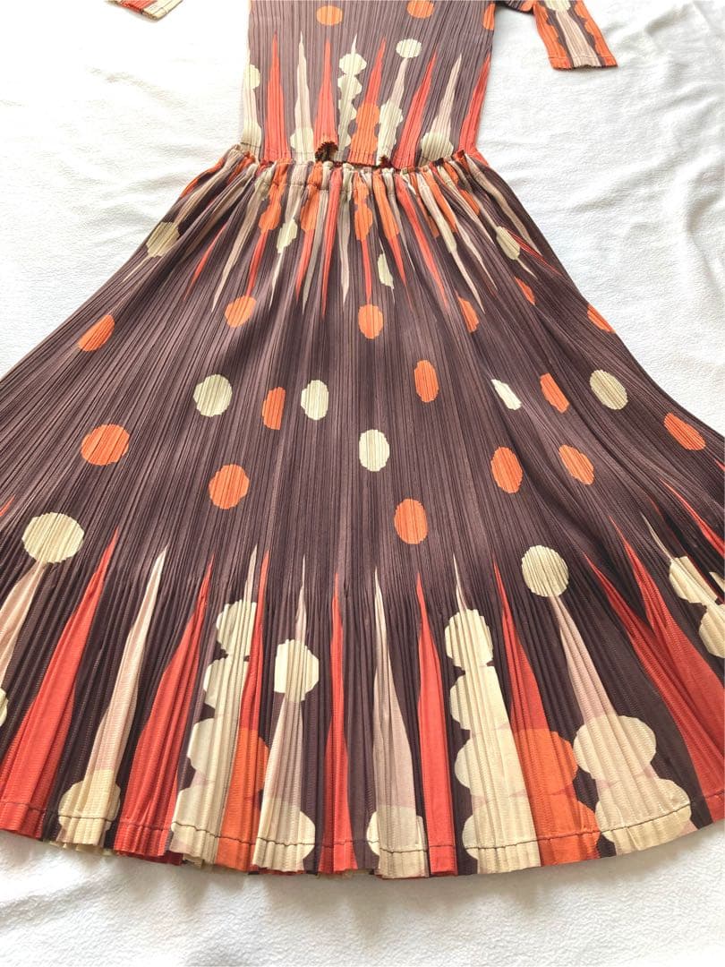 美品　サイズL相当　イッセイミヤケ　プリーツ加工　セットアップ　ドット　ブラウン