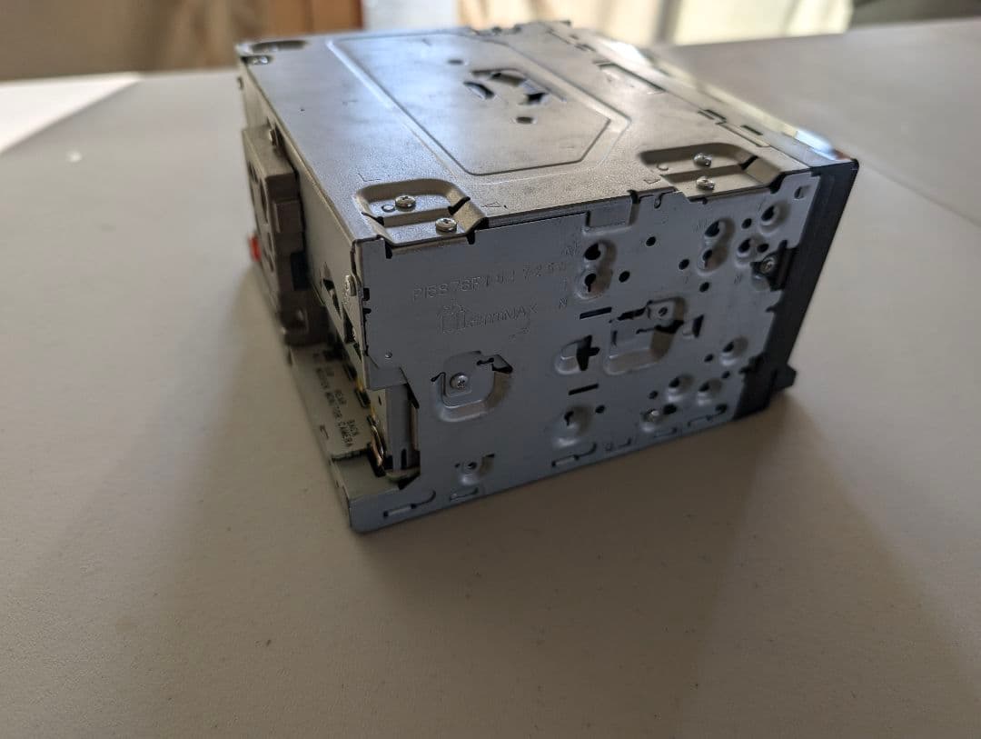 カロッツェリア 楽ナビ AVIC-RZ06 カーナビ