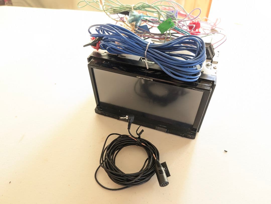 カロッツェリア 楽ナビ AVIC-RZ06 カーナビ