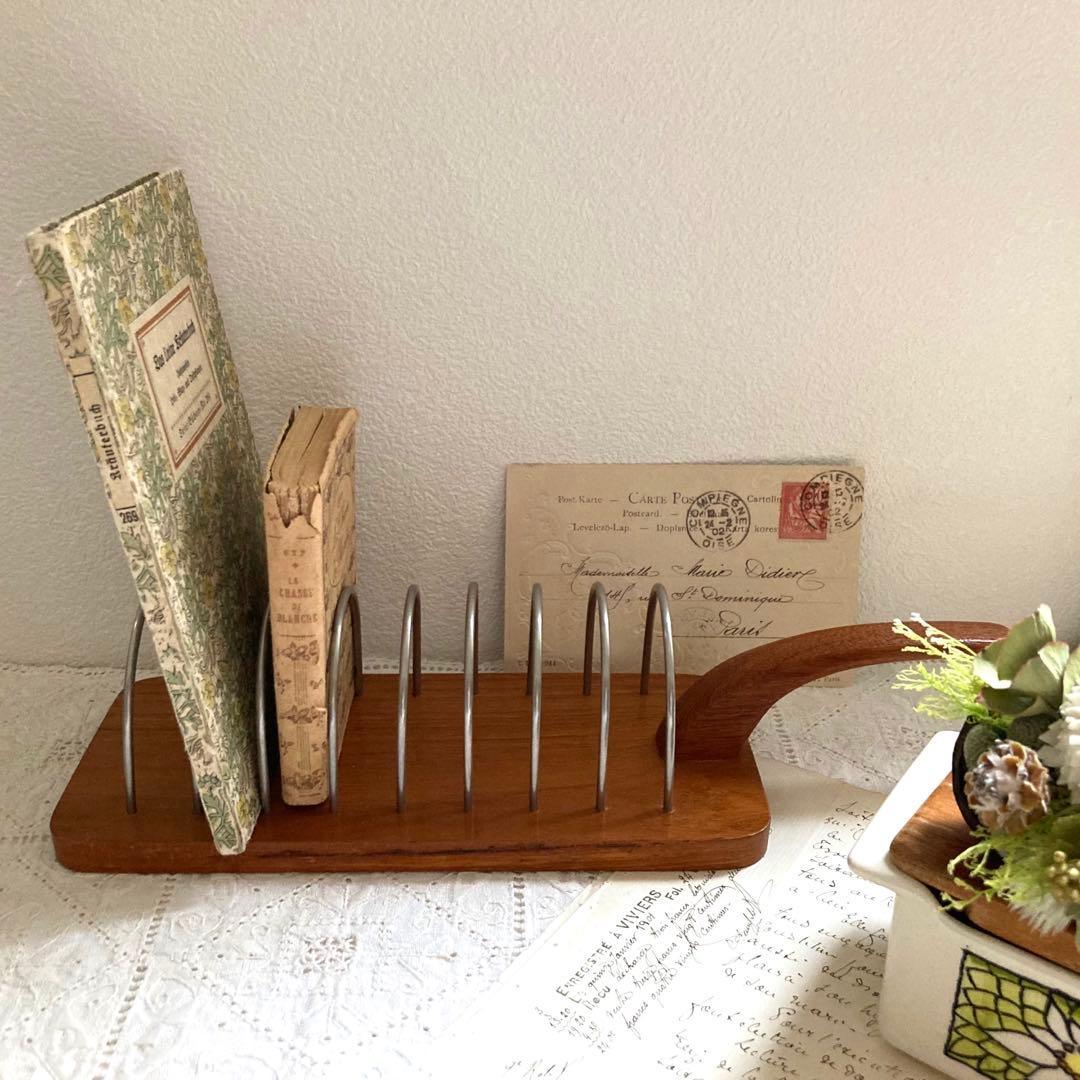 北欧ヴィンテージ　チークのトーストスタンド　ブックスタンドとしても♪