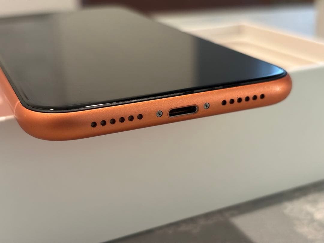 iPhone XR Coral 128GB バッテリー81% SIMフリー