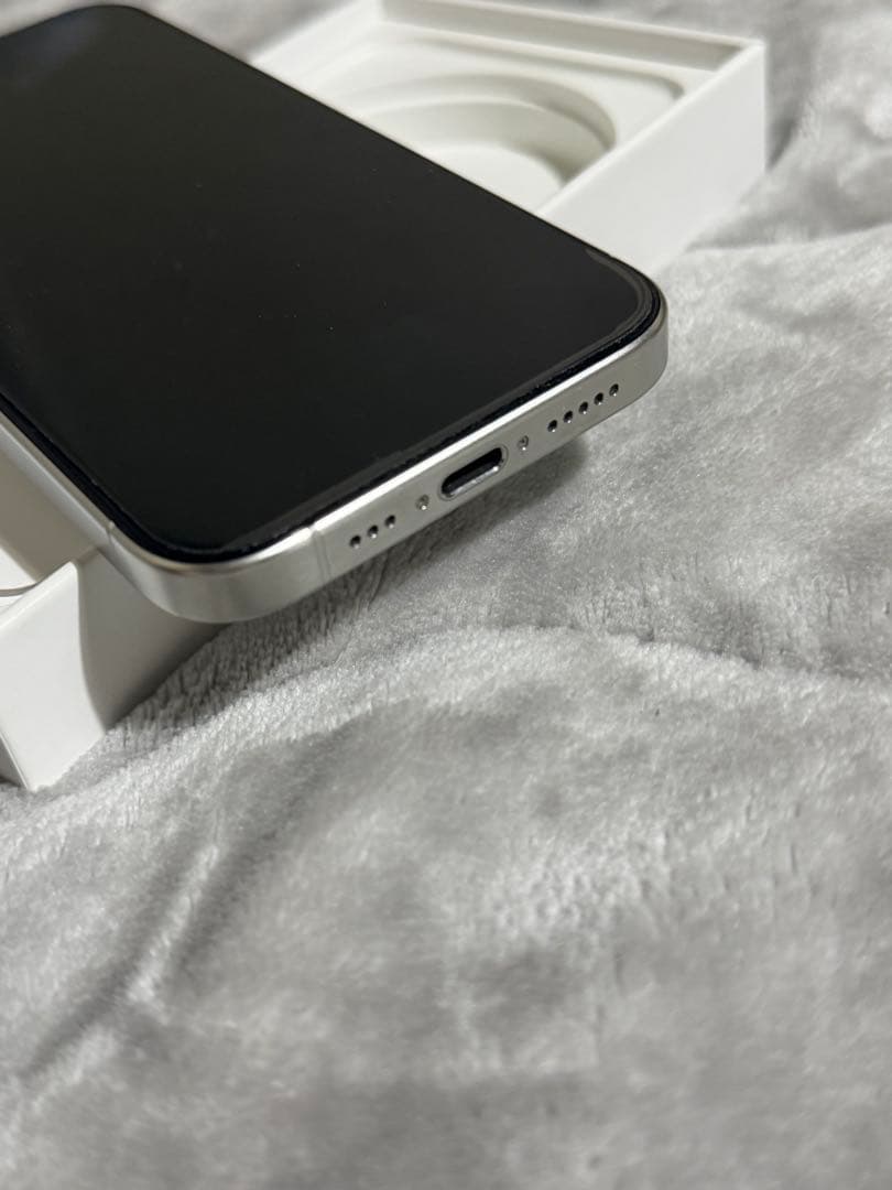 Apple iPhone 15 Pro 256GB ホワイトチタニウム 箱あり