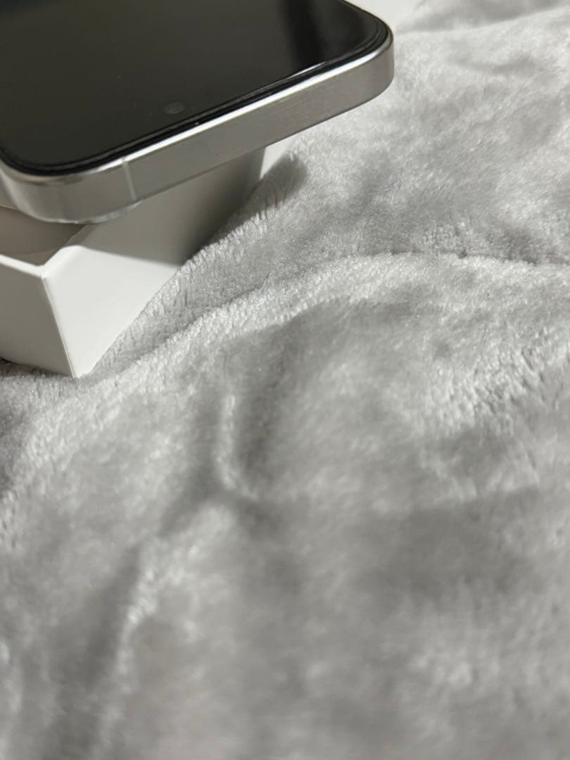 Apple iPhone 15 Pro 256GB ホワイトチタニウム 箱あり