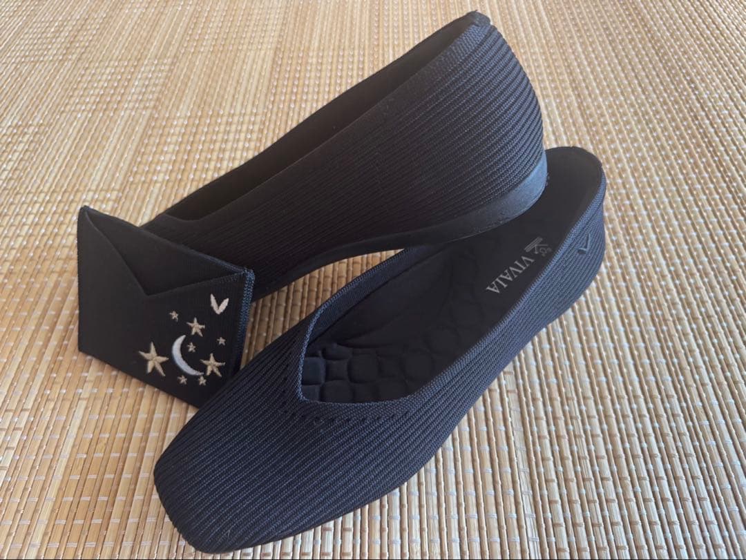 【VIVALA】ブラック/フラットシューズ/ポーチ付き/23.5〜24.0cm