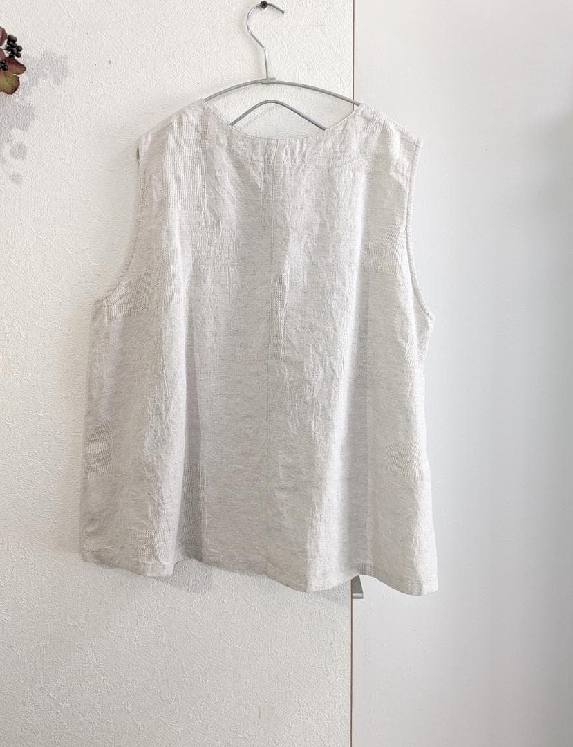 フーガフーガ☆25年SS現行品新品タグ付き☆綿麻織柄フレアベスト☆アイボリー