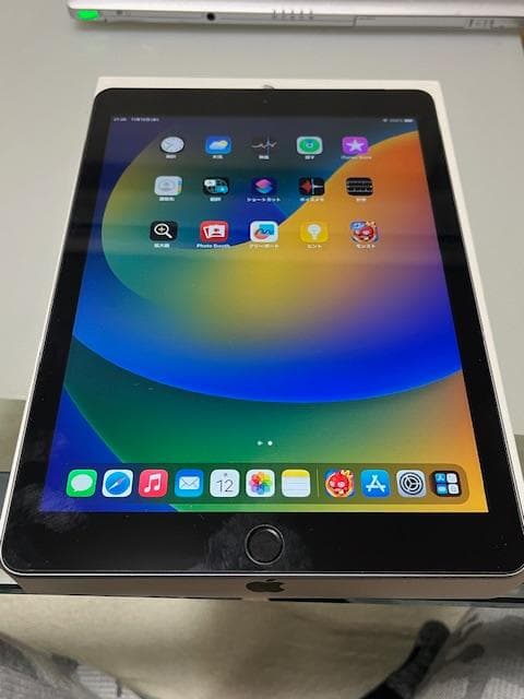 Apple iPad 第5世代 Wi-Fi Cellular 32GB