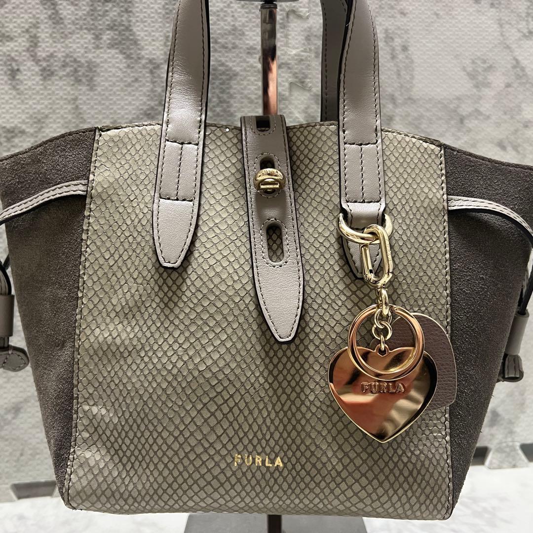 極美品✨フルラ ネット ミニ ハンドバッグ レザー スエード ハートチャーム付き