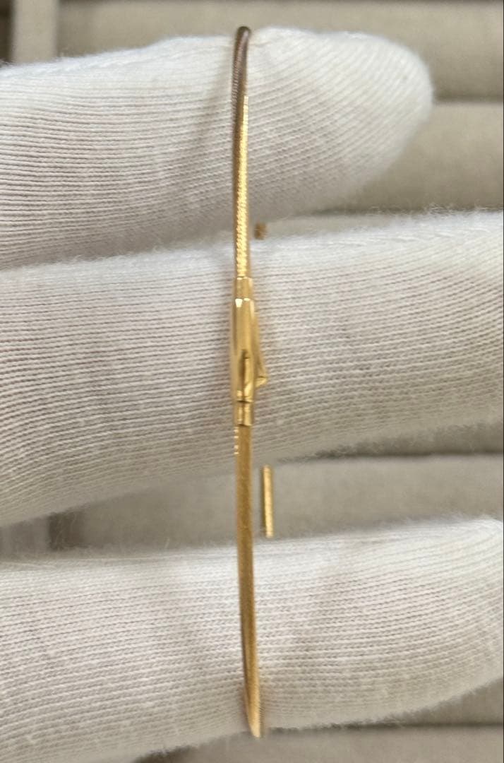 K18デザインバングル　ブレスレット　イエローゴールド　18金