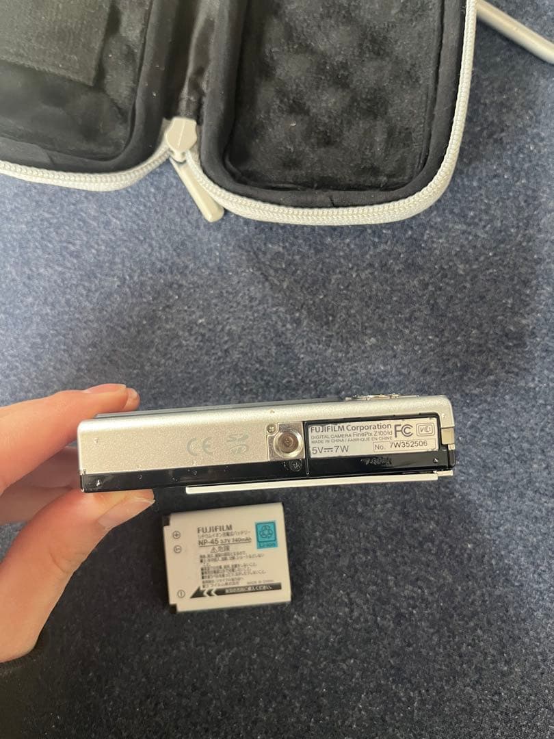 FINEPIX Z コンパクトデジタルカメラ　即購入可能