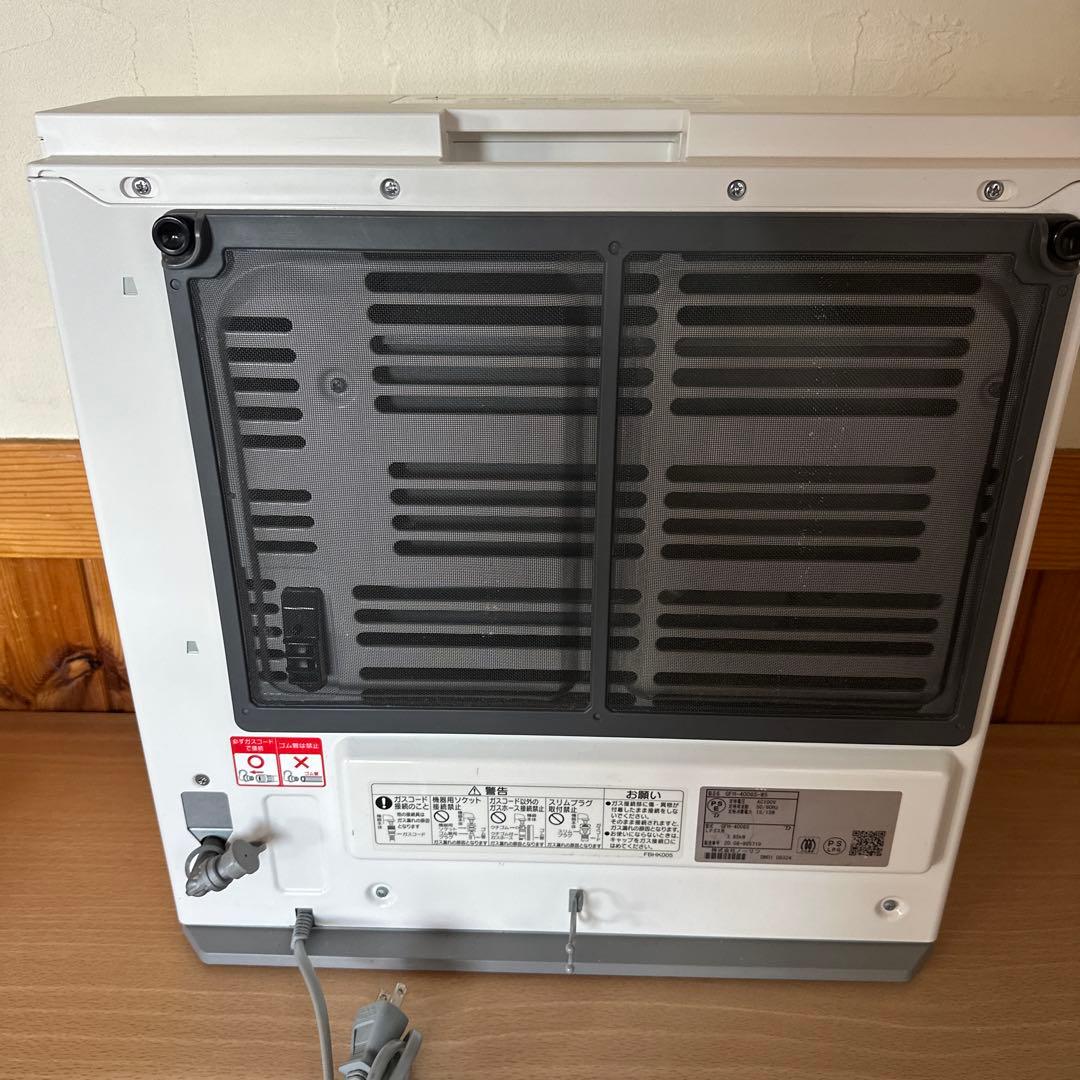 すみこ様ガスファンヒーター GFH-4006S-W5 LPガス用　①