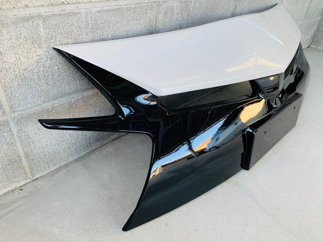 プリウス30 後期NOBLESSE マークレスグリルガーニッシュ