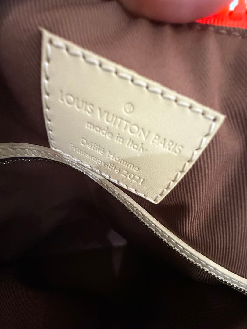 中古　ルイヴィトン キーポル バンドリエール50