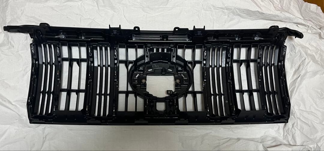 新車外し！美品！3点まとめ！　ランクルプラド150後期　純正フロントグリル 他