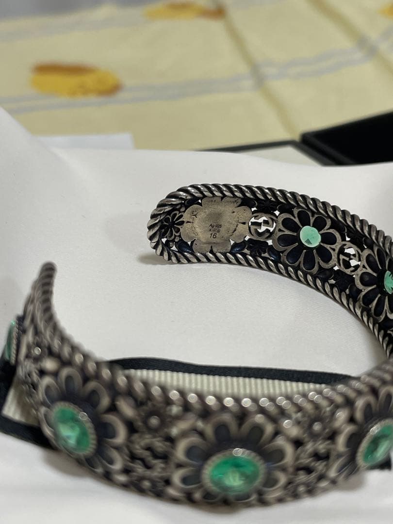 GUCCI グッチ バングル シルバーブレスレット ストーン フラワー
