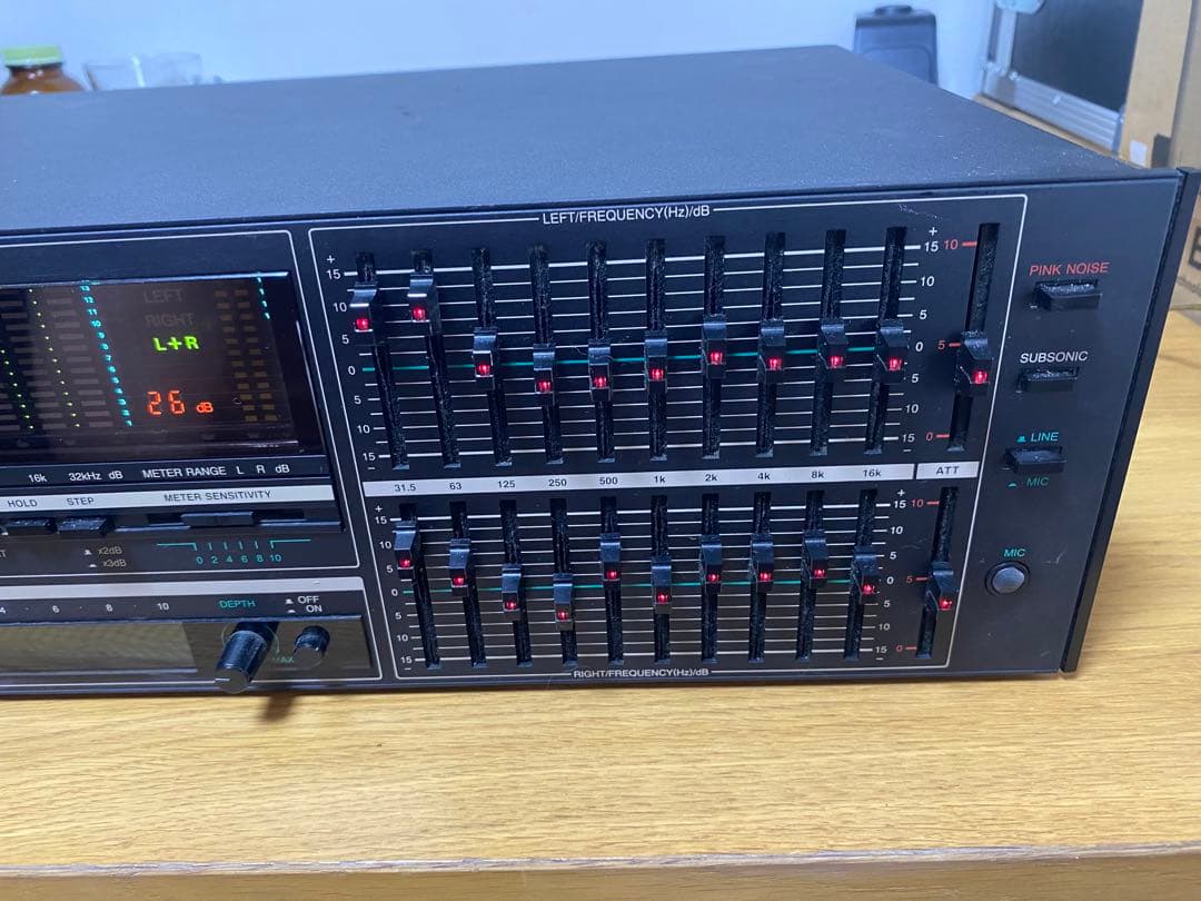 BSR EQ-5000 グラフィックイコライザー。