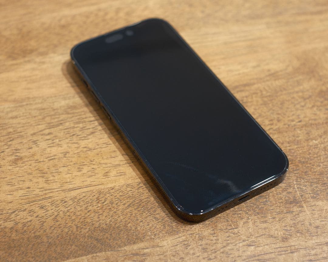 iPhone 14 Pro ケース付き　バッテリー交換済み　強化ガラスフィルム