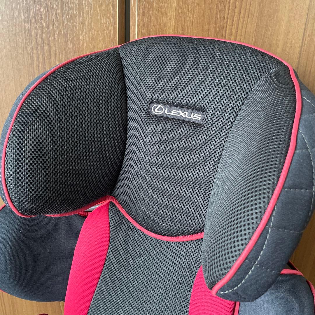 Lexus ジュニアシート 黒と赤