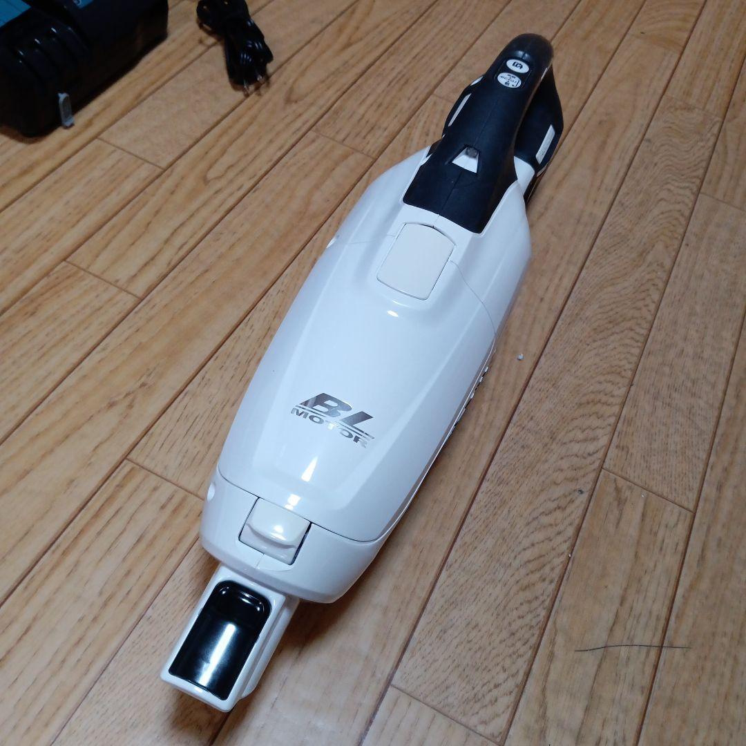 マキタ18V充電式クリーナーCL282FD サイクロン、バッテリー、充電器付