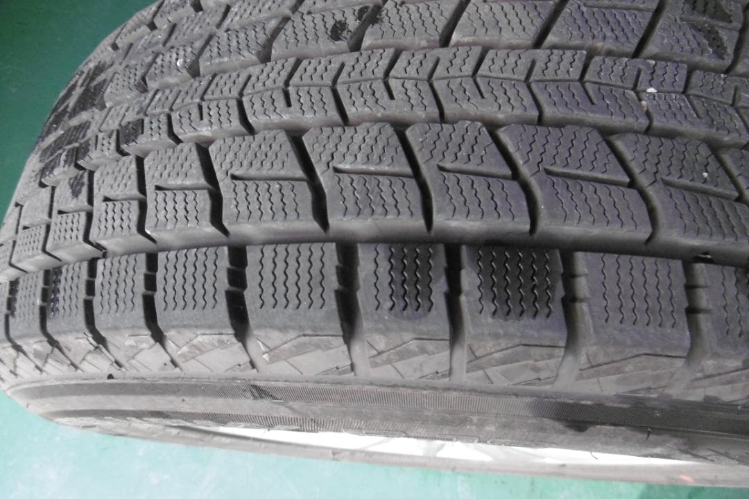 スタッドレスタイヤ　送料込 ４本セット エクストレイル等