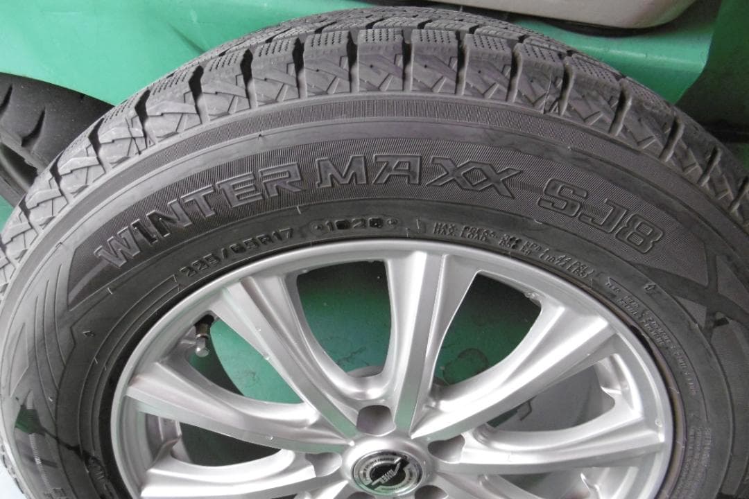 スタッドレスタイヤ　送料込 ４本セット エクストレイル等