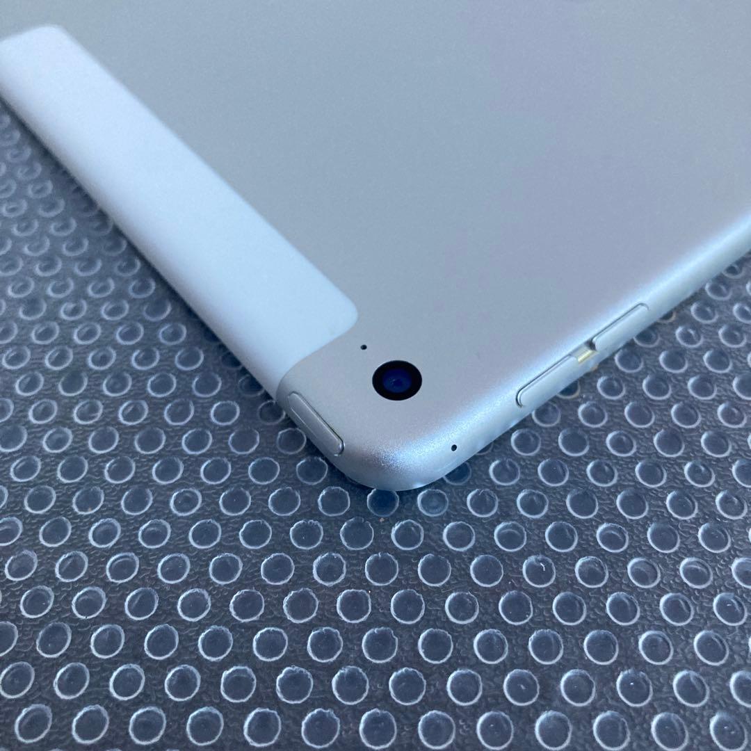 3883 美品☆電池ほぼ新品☆iPad mini4 32GB SIMフリー☆