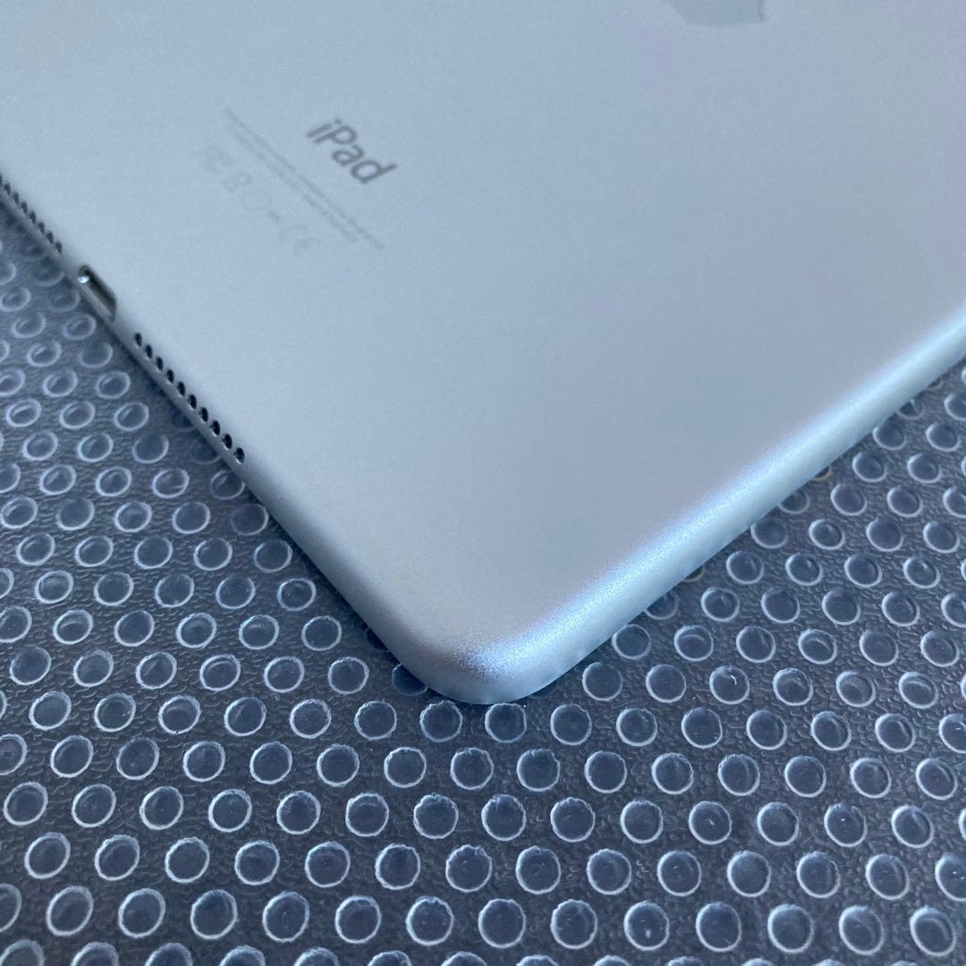3883 美品☆電池ほぼ新品☆iPad mini4 32GB SIMフリー☆