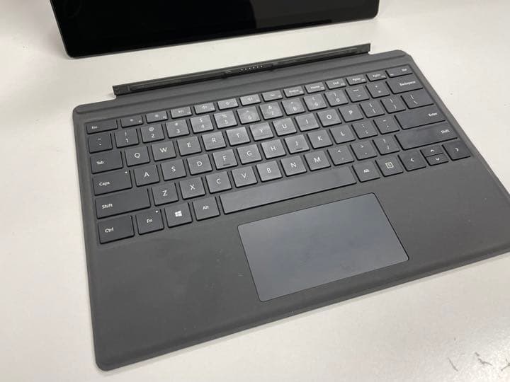 Surface pro 6 ➕充電器➕キーボード➕カバン