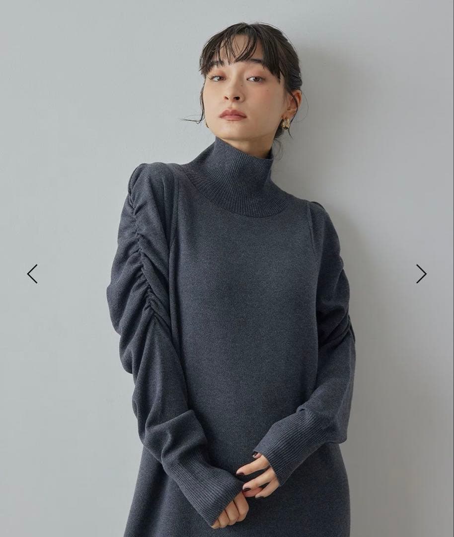 ＜EMMEL REFINES＞ギャザーパフスリーブ タートルニット ワンピース