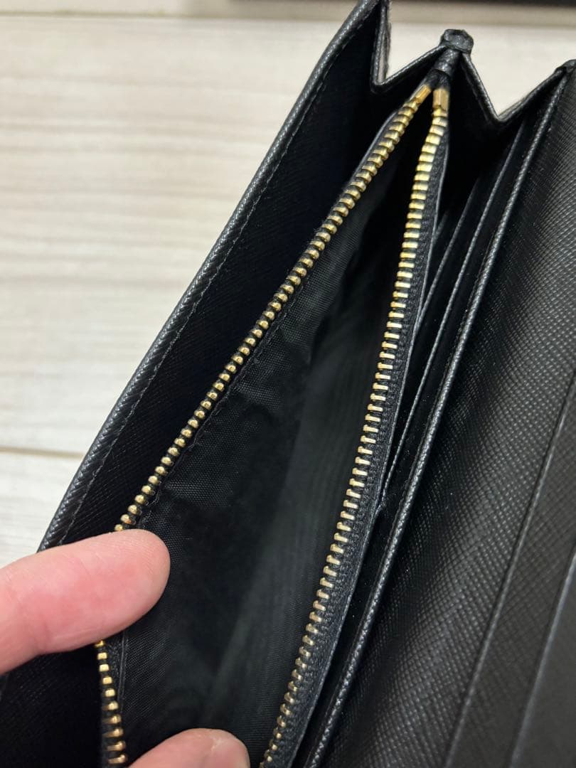 PRADAプラダ リボン 長財布 サフィアーノレザー ブラック