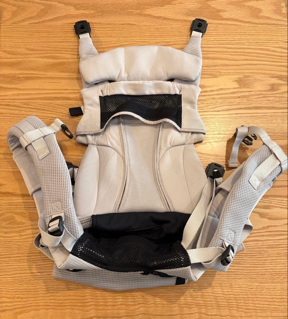 アップリカ　ラクリス 抱っこ紐　新生児　ホワイトアッシュ