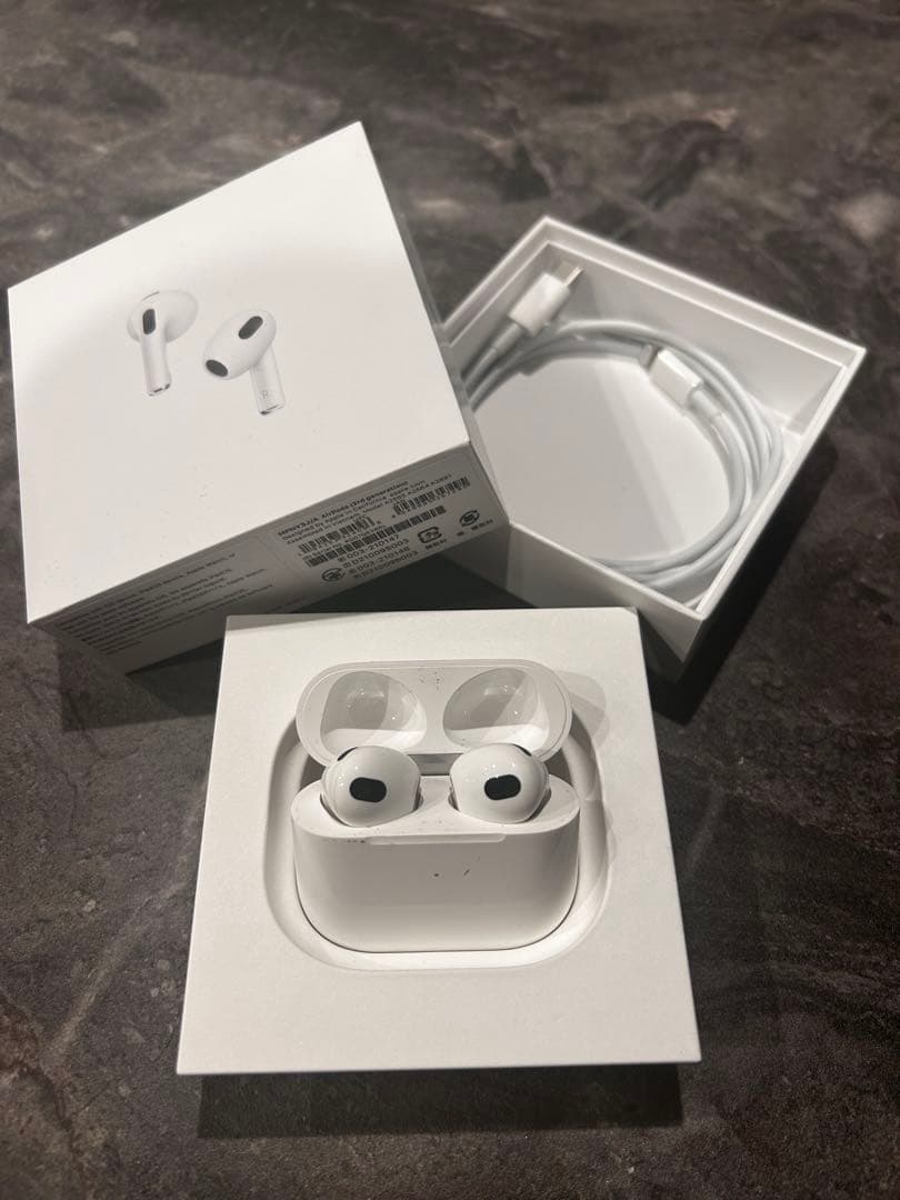 Apple AirPods 第３世代 充電ケーブル付き