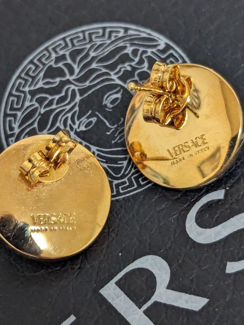 versace　メデューサ　メドゥーサ　スワロフスキー　ピアス