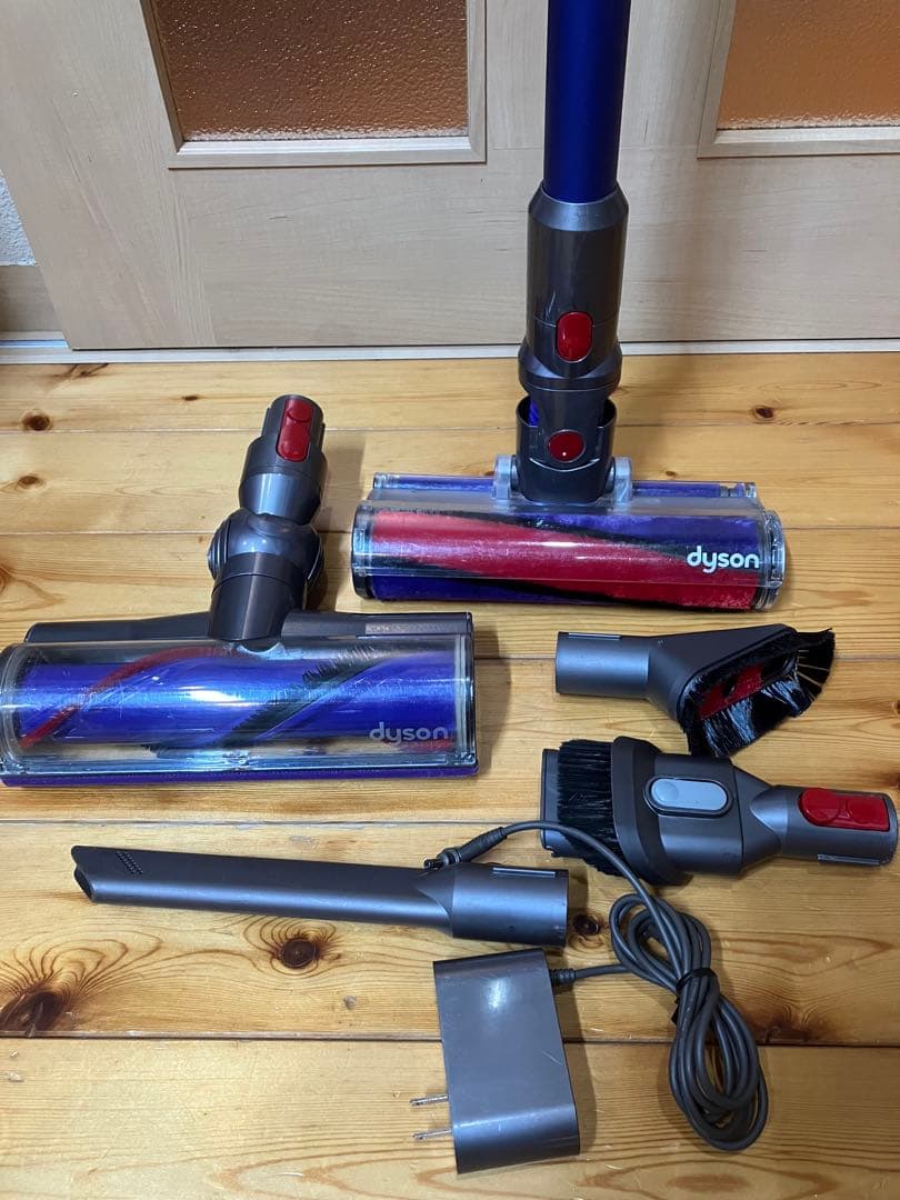 ダイソン Dyson V10（SV12） 動作品　付属品付き