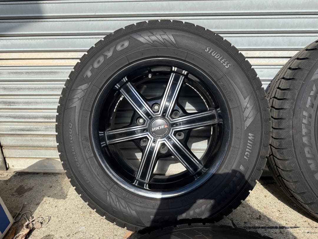 ハイエースに！スタッドレスタイヤ ホイール215/70R16 2023年製！