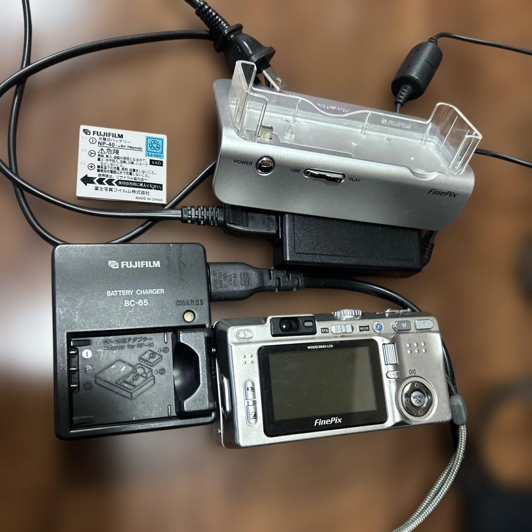 【ジャンク品】FUJIFILM FinePix F810 (液晶難あり)