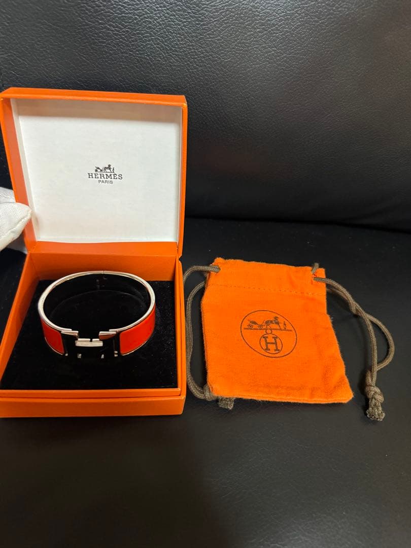HERMÈS（エルメス）のオレンジバングル