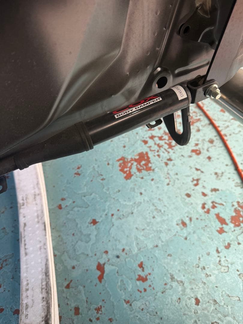 80ハリアー2WD用　コックスボディダンパー