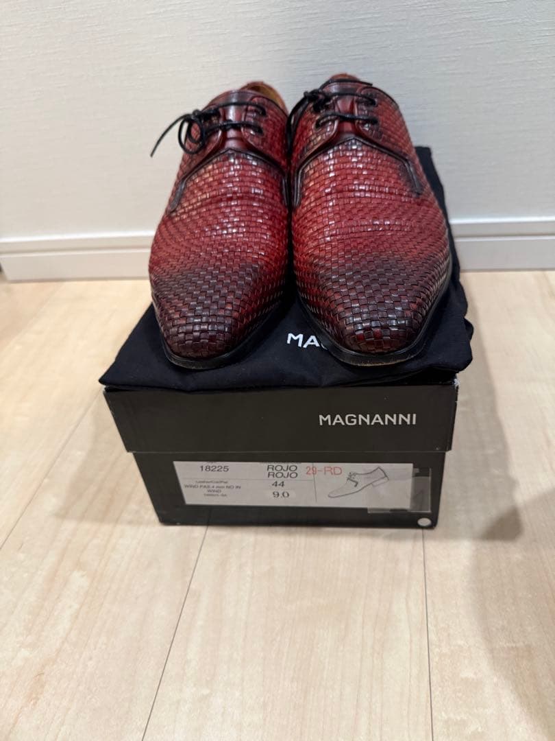 【値下げ】【美品】マグナーニ EU44 イントレチャート　レザーシュー