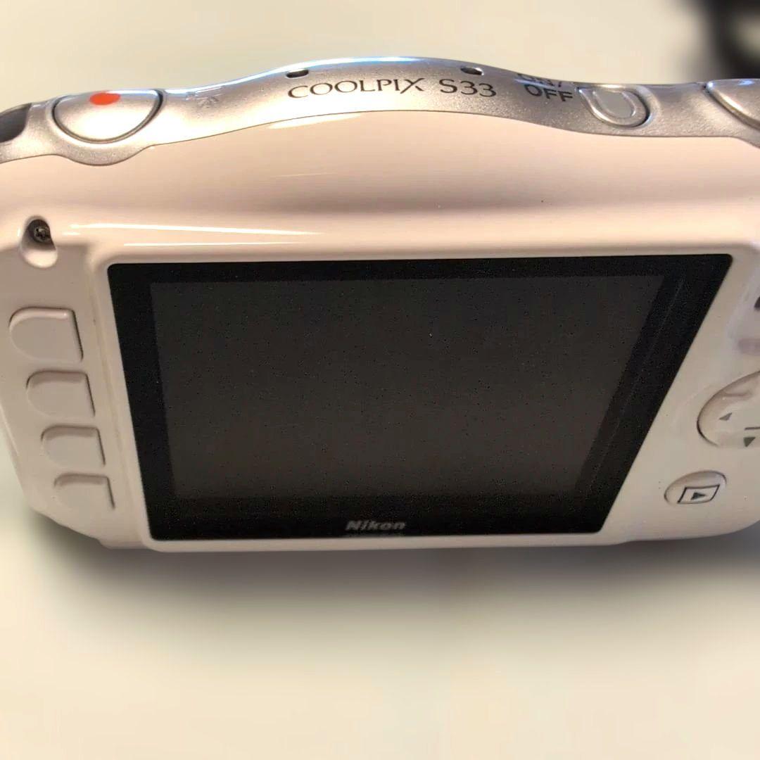 美品　Nikon COOLPIX S33 ホワイト
