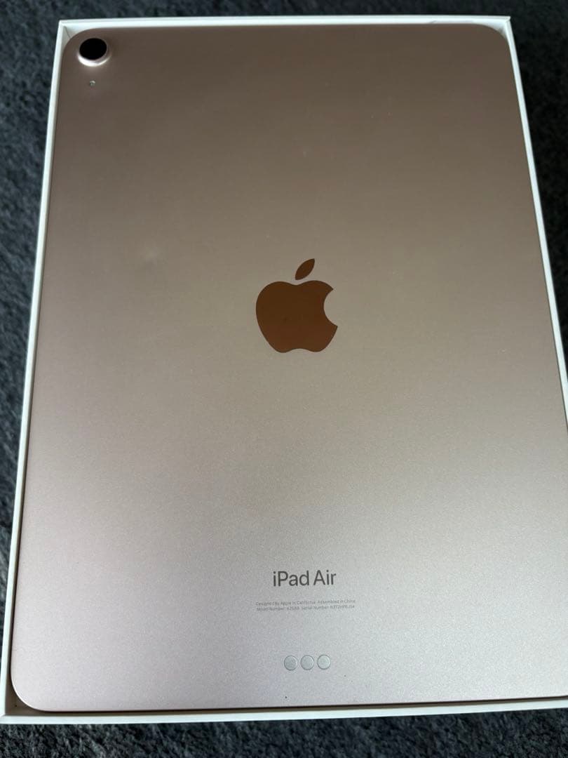 Apple iPad Air (第5世代) 本体　ピンク